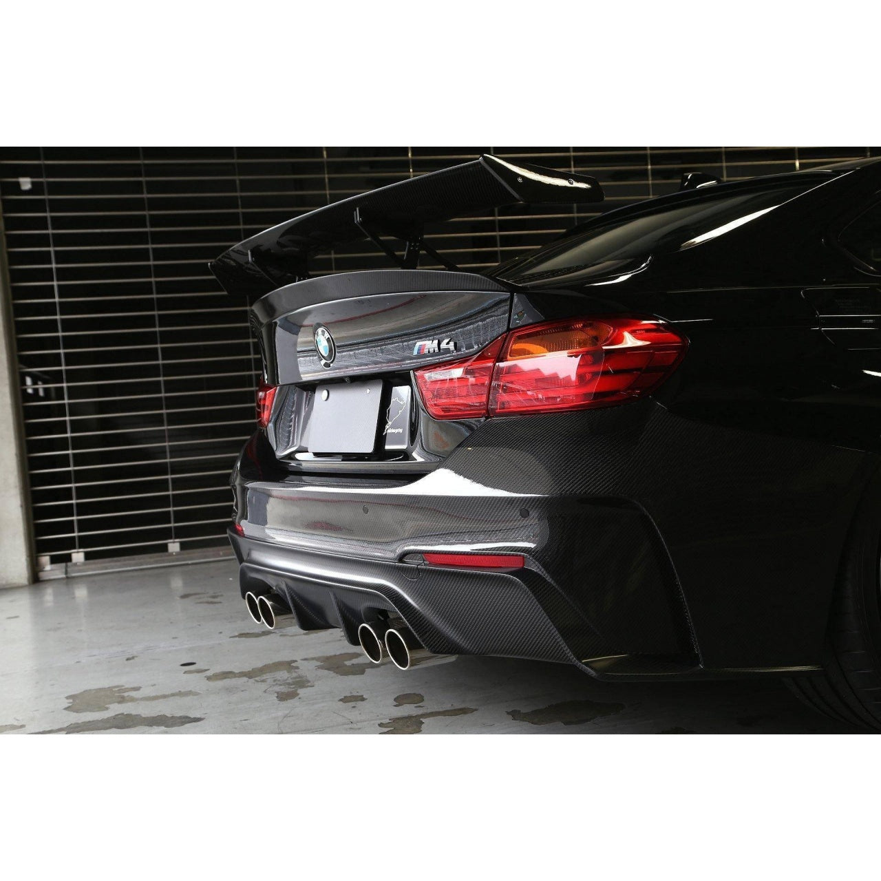 Carbon Fibre Rear Bumper for BMW M4 (2015-2020, F82 F83)