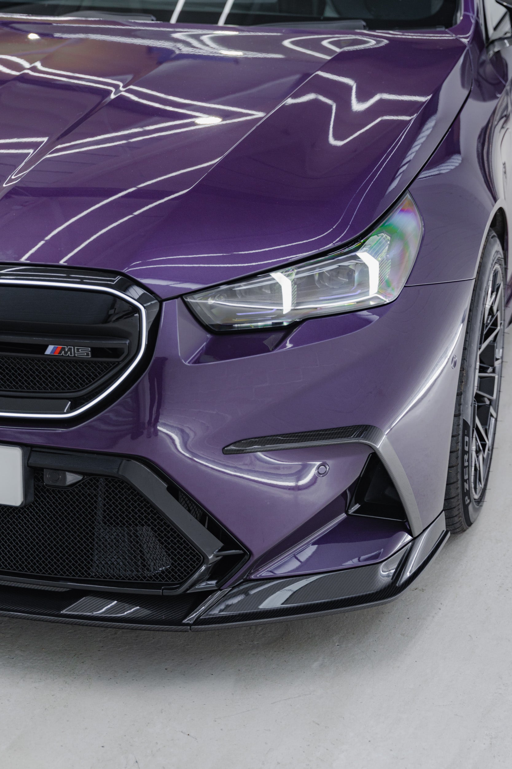 Yahua BMW M5 G90 G99 Pre-Preg Carbon Fibre PR-1 Front Lip