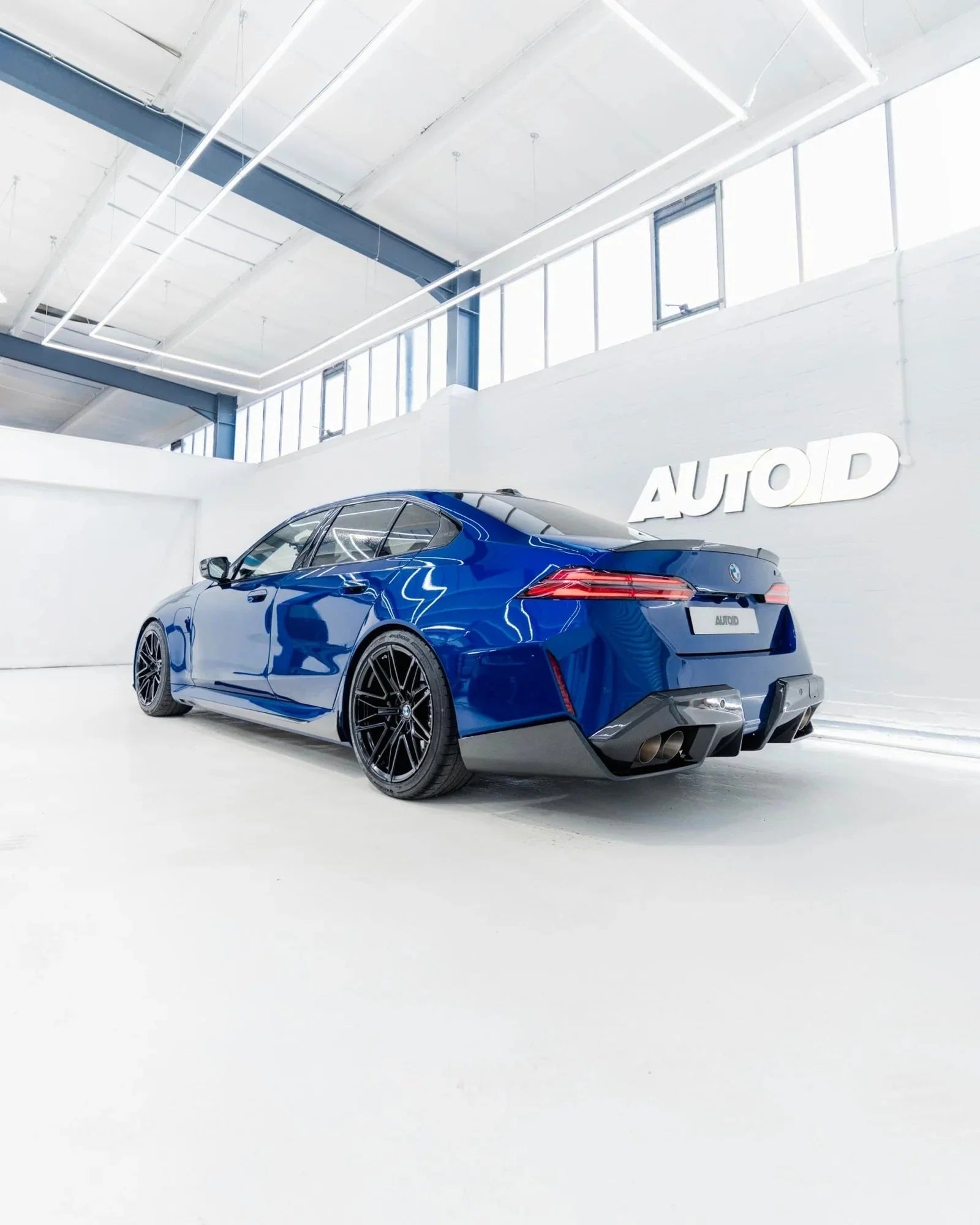 Yahua BMW M5 G90 G99 Pre-Preg Carbon Fibre Body Kit (2024+)