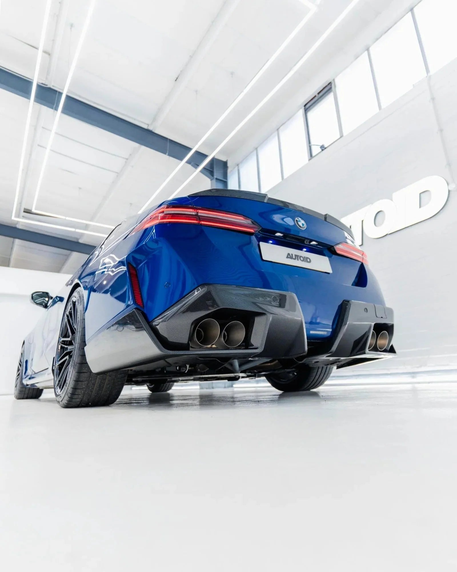 Yahua BMW M5 G90 G99 Pre-Preg Carbon Fibre Body Kit (2024+)