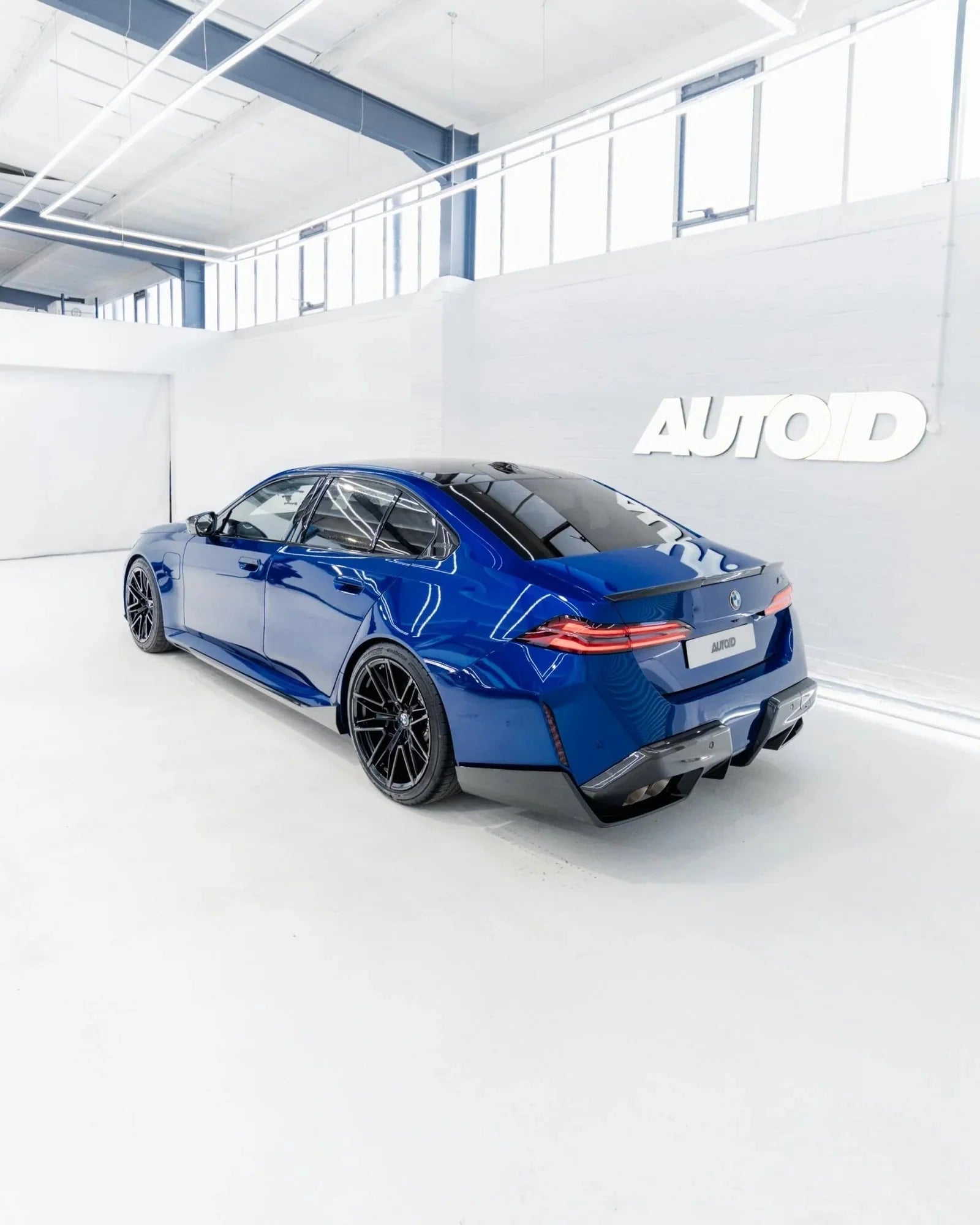 Yahua BMW M5 G90 G99 Pre-Preg Carbon Fibre Body Kit (2024+)
